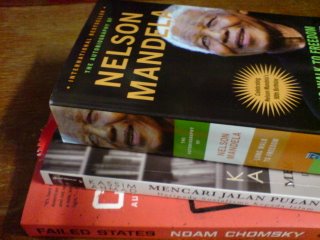 Nelson Mandela - Long Walk to Freedom, Kassim Ahmad - Mencari Jalan Pulang: dari Sosialisme Kepada Islam & Noam Chomsky - Failed States: The Abuse of Power and The Assault on Democracy