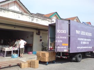 Pay Less Books clearance sale, Bandar Bukit Puchong!